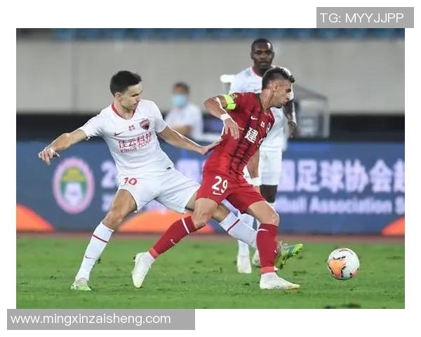 深圳足球队战术解析与未来发展方向的深度探讨 深圳足球队战术解析与未来发展方向的深度探讨