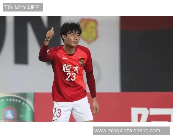 深圳篮球队灵活应变的战术探索与未来发展展望 深圳篮球队灵活应变的战术探索与未来发展展望